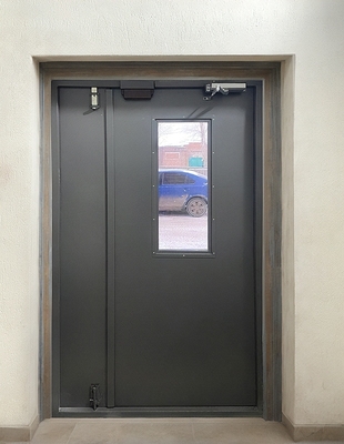 Остекленная подъездная дверь Остекленная подъездная дверь