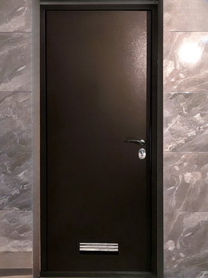 Дверь с вентиляцией