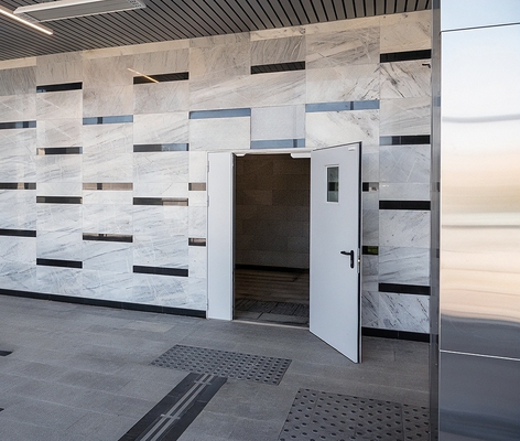 Полуторная с окном