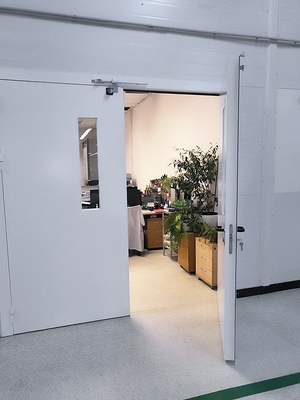 С двумя узкими стеклами