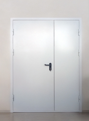 Белая пожаростойкая дверь