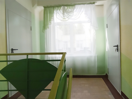 Двери в образовательном центре Двери в образовательном центре