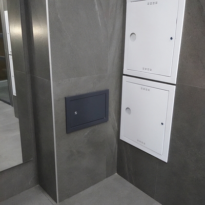 Люк в стене Люк в стене