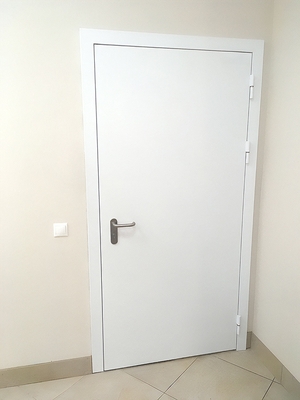 Белая однопольная дверь Белая однопольная дверь