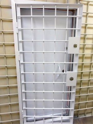 Дверь для комнаты хранения Дверь для комнаты хранения