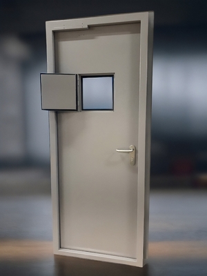 Дверь с люком