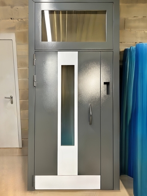 Дверь в подъезд со стеклом