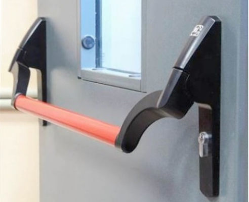 Двери с системой антипаника Двери с системой антипаника