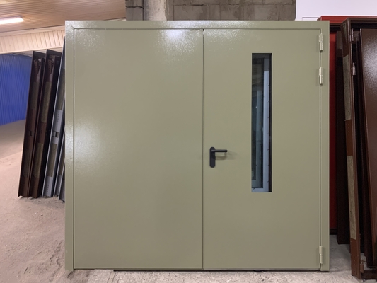 Противопожарная двустворчатая дверь со стеклопакетом