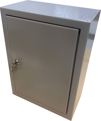 Металлический электрошкаф на замке Металлический электрошкаф на замке